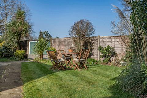 2 bedroom apartment for sale, Christchurch Road, Virginia Water, Surrey, GU25