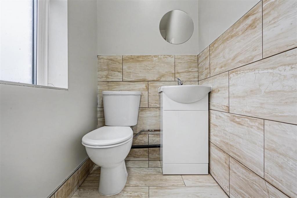 Ensuite 2 2.jpeg