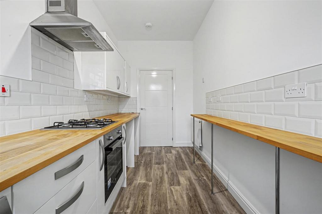 Kitchen 1 2.jpeg