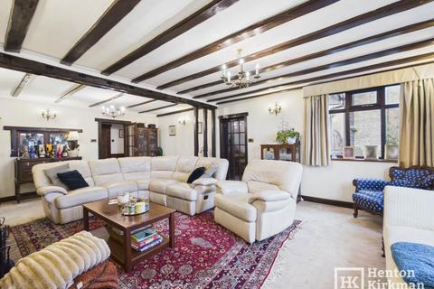 4 bedroom detached house for sale, Tanfield Drive, Billericay