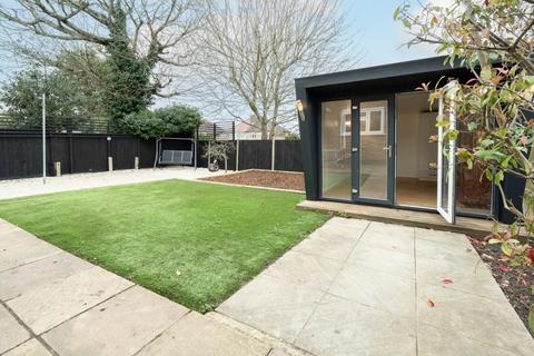 undefined, Cleveland Gardens, Worcester Park