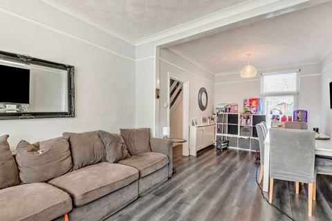 3 bedroom semi-detached house for sale, Park Road, Gravesend, DA11