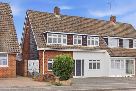 Nursery Road, Hook End, CM15