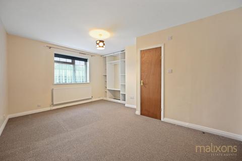 3 bedroom semi-detached house to rent, Lawrence Road, London SE25