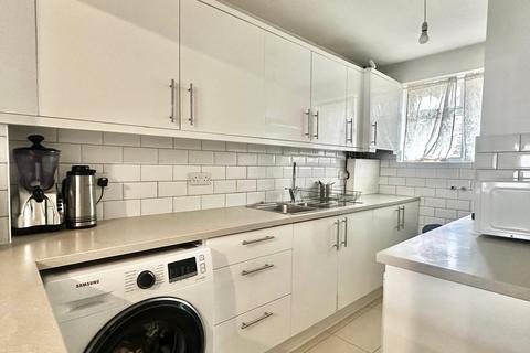 2 bedroom apartment to rent, Radcliffe Square, Putney, London, SW15