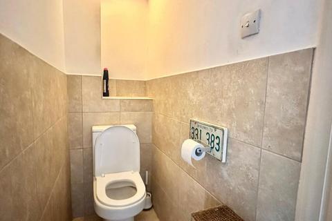 2 bedroom apartment to rent, Radcliffe Square, Putney, London, SW15