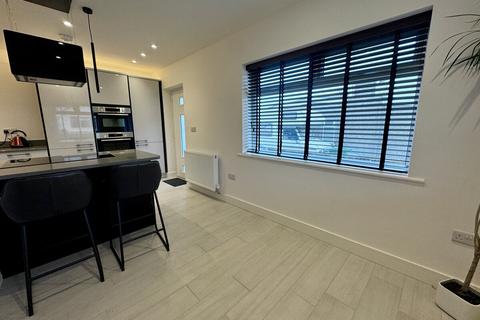undefined, Bryn Moryd, Valley, Anglesey, LL65