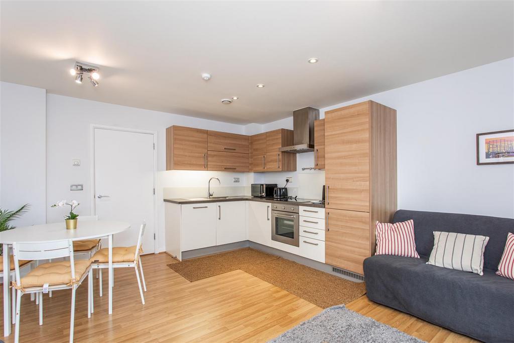 Kitchen/Dining Area