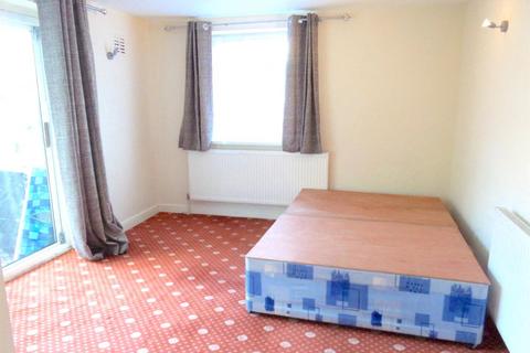 1 bedroom flat to rent, Farm Close, Middlesex UB1