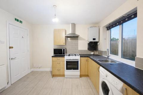 1 bedroom flat to rent, Farm Close, Middlesex UB1