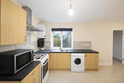1 bedroom flat to rent, Farm Close, Middlesex UB1
