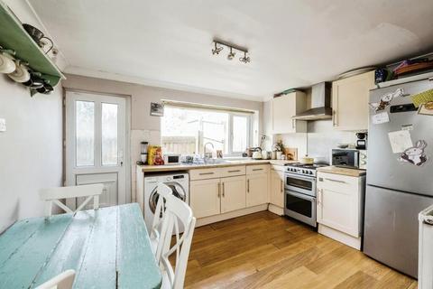 2 bedroom semi-detached house to rent, Pen-yr-Heol, Pen-y-Fai, Bridgend