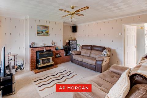 3 bedroom semi-detached house for sale, Brierley Hill Road, Stourbridge, West Midlands, DY8