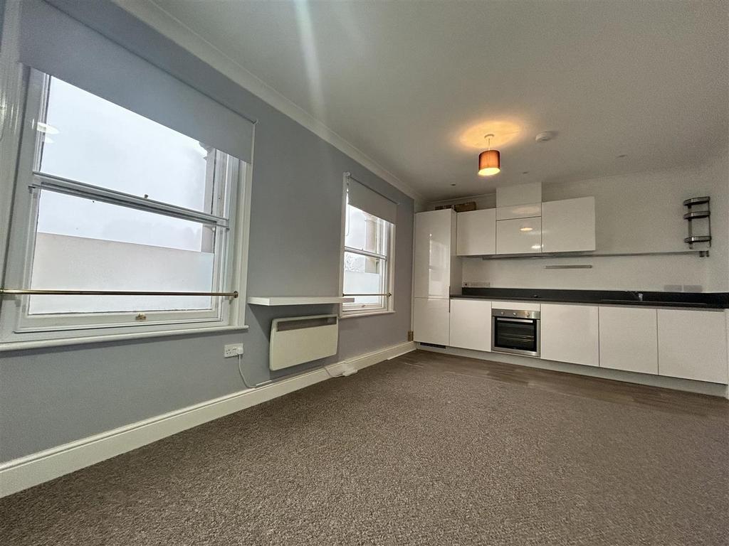 Kitchen / Living Room
