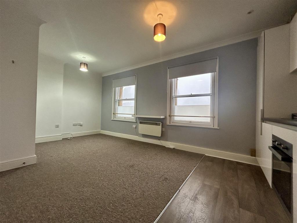 Kitchen / Living Room