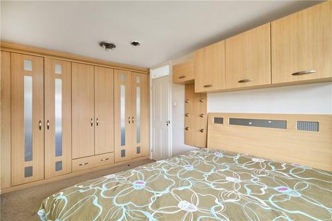 3 bedroom semi-detached house for sale, Sunningdale Walk, Leeds, West Yorkshire, LS17
