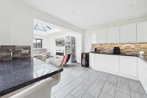 4 bedroom detached house for sale, Parc-Y-Berllan, Porthcawl CF36