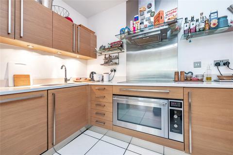 2 bedroom flat to rent, Kingfisher House, Juniper Drive, SW18