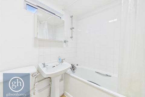 1 bedroom apartment to rent, Hilton Close, Uxbridge UB8