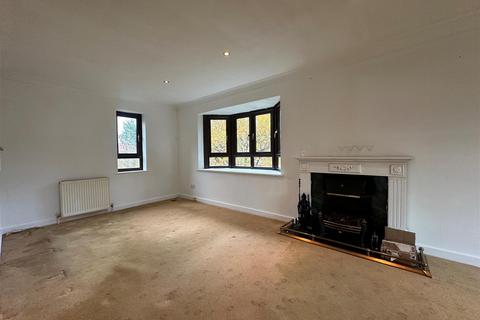 2 bedroom flat for sale, Halsey Road, Watford WD18