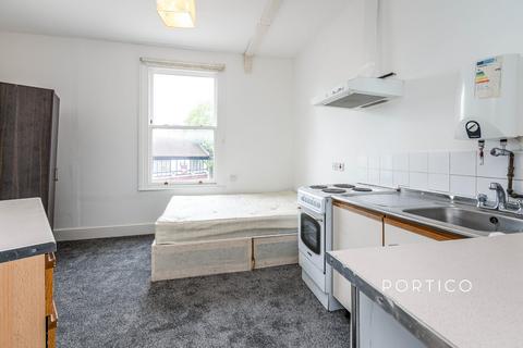 1 bedroom terraced house to rent, 114a  Highbury Park, N5