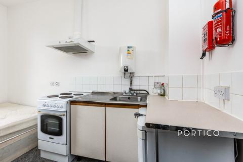 1 bedroom terraced house to rent, 114a  Highbury Park, N5