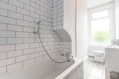 1 bedroom terraced house to rent, 114a  Highbury Park, N5