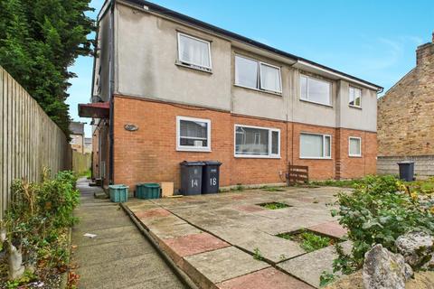 2 bedroom flat for sale, Vale Road, Lancaster