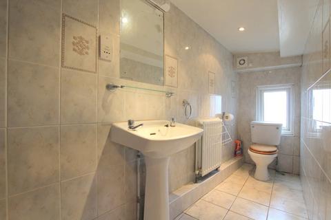 1 bedroom apartment to rent, Putney Bridge Road, London SW18