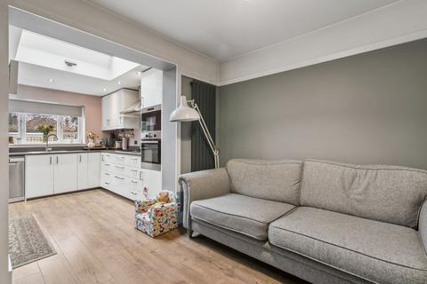 2 bedroom flat for sale, Berry Avenue, Watford, WD24