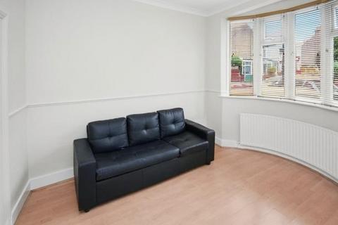 3 bedroom terraced house to rent, Mayville Road, London E11