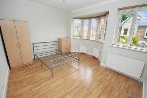 3 bedroom terraced house to rent, Mayville Road, London E11