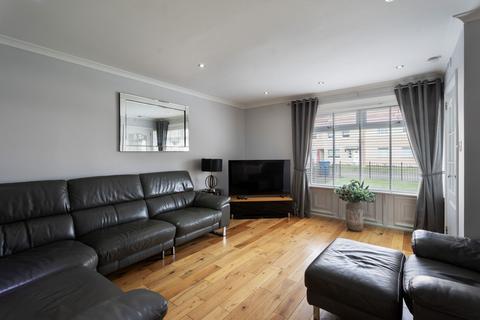 3 bedroom terraced house for sale, Crombie Gardens, Glasgow G69