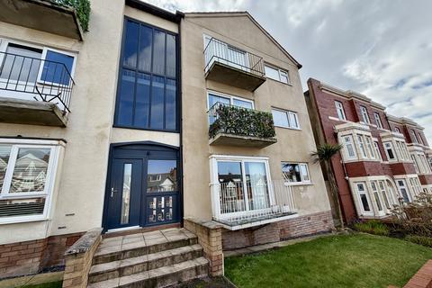 2 bedroom flat for sale, Warbreck Hill Road, Blackpool FY2