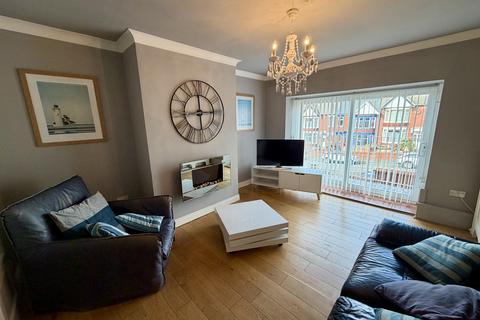 2 bedroom flat for sale, Warbreck Hill Road, Blackpool FY2