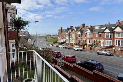 2 bedroom flat for sale, Warbreck Hill Road, Blackpool FY2