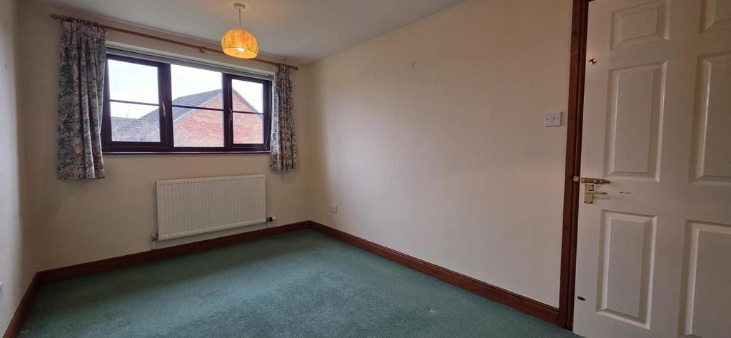 Bedroom 1.jpg