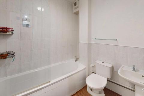 undefined, Graylands Rosebery Rd, Grays, London, RM17