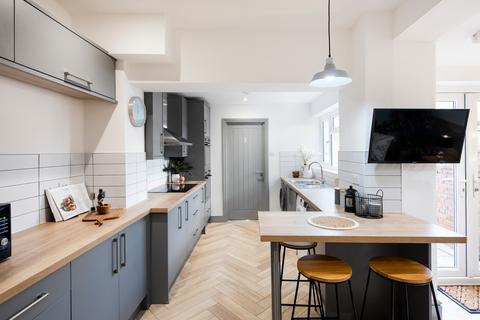 undefined, Kent Road, Swindon, SN1 3NW