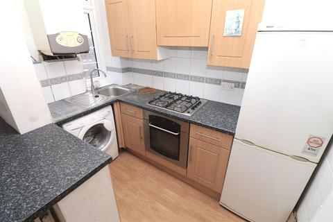 1 bedroom flat for sale, Acton House, Horn Lane, London, W3