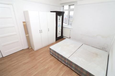 1 bedroom flat for sale, Acton House, Horn Lane, London, W3