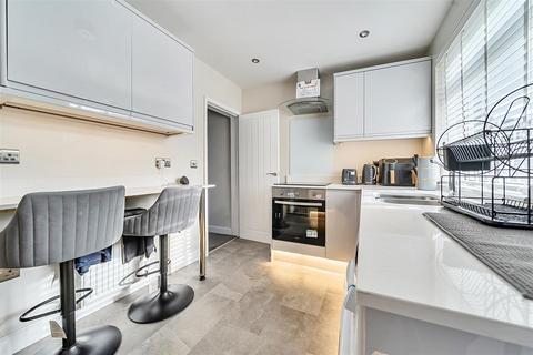2 bedroom end of terrace house for sale, Mason Road, Kidderminster