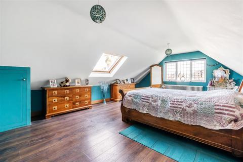 undefined, WEST FARM CLOSE, ASHTEAD, KT21