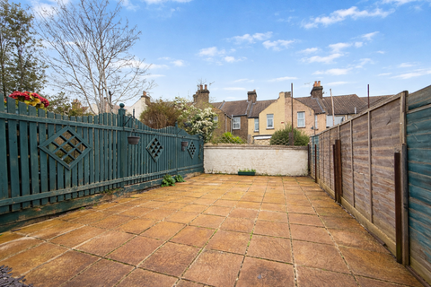 3 bedroom terraced house to rent, Bryant Road, Rochester, ME2