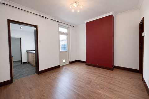 3 bedroom terraced house to rent, Bryant Road, Rochester, ME2