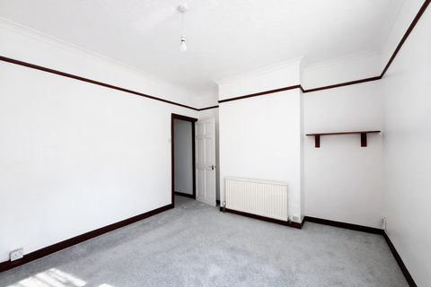 3 bedroom terraced house to rent, Bryant Road, Rochester, ME2