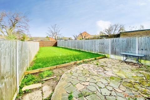 3 bedroom semi-detached house for sale, Lea Close, Thurmaston, LE4