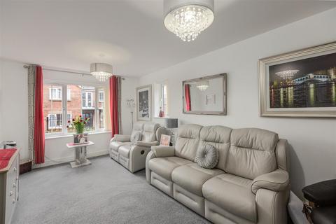 4 bedroom detached house for sale, Clos Clemment, Five Roads, Llanelli