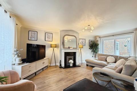 3 bedroom semi-detached house for sale, Greyhound Chase, Singleton