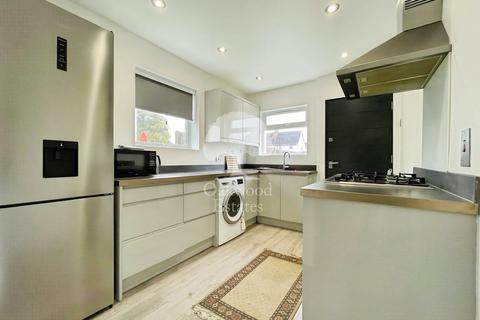 3 bedroom semi-detached house to rent, Francis Way, Slough SL1